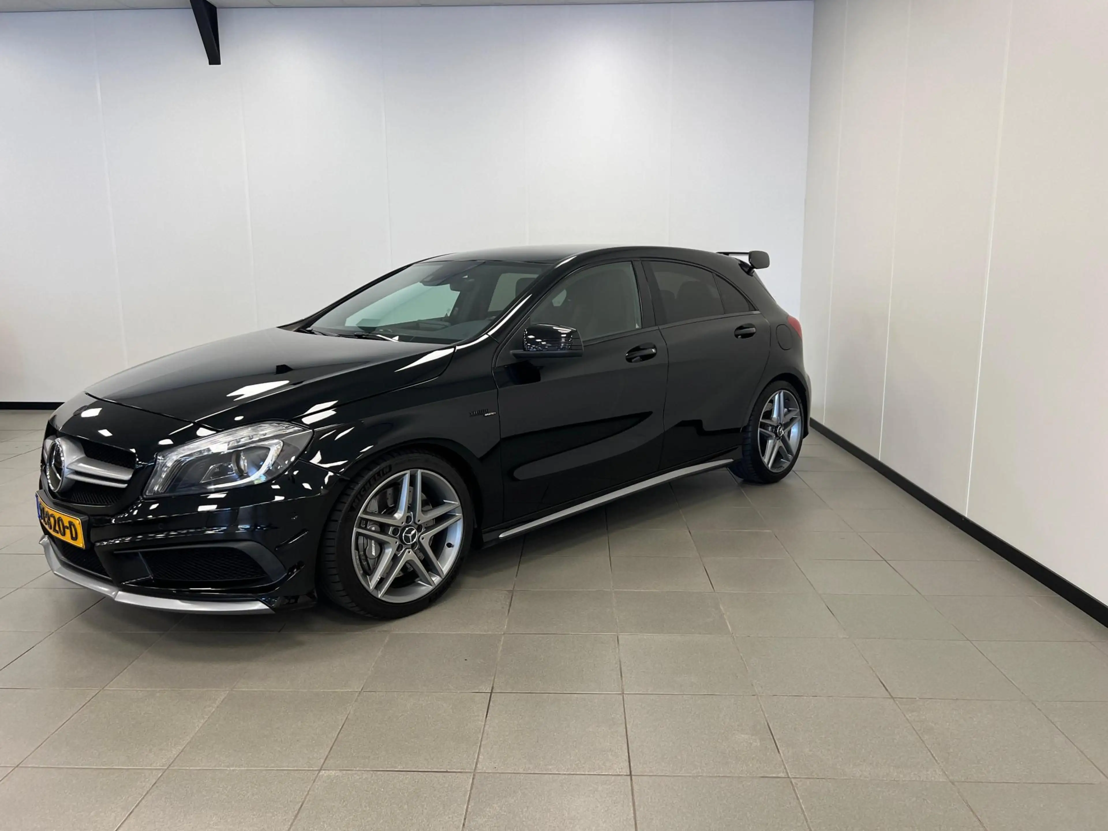 Mercedes-Benz A 45 AMG 4MATIC / EDITION1 / CRUISE.C / STOELVERW. / LEDER — photo 5