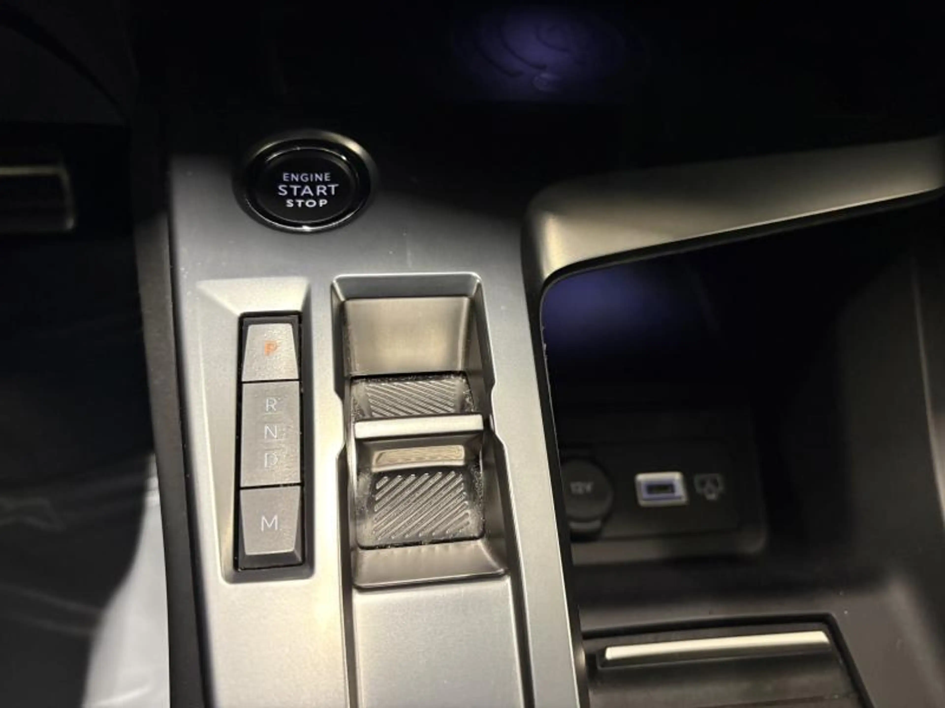 Peugeot 408 GT - TOIT OUVRANT - SIEGES ELEC — photo 14