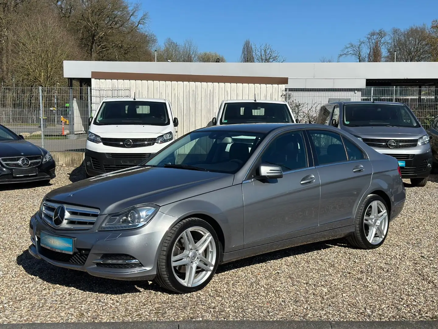 Mercedes-Benz C 250 CGI Aut. Elegance Comand Bi Xenon Distroni Plateado - 1