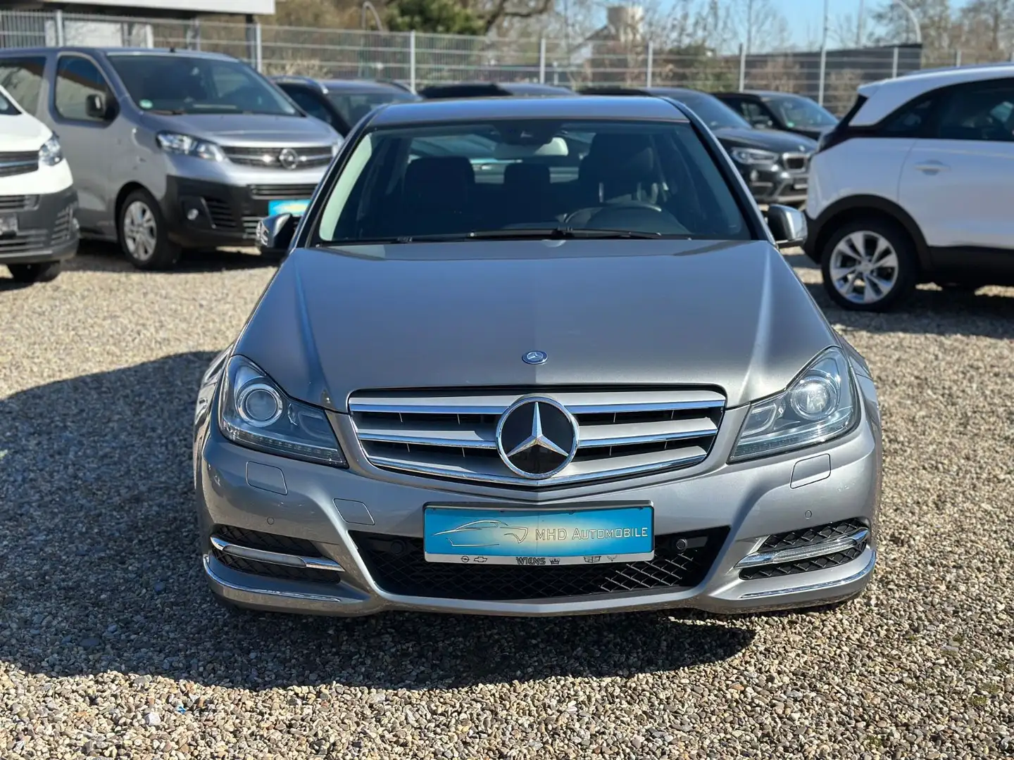 Mercedes-Benz C 250 CGI Aut. Elegance Comand Bi Xenon Distroni Plateado - 2