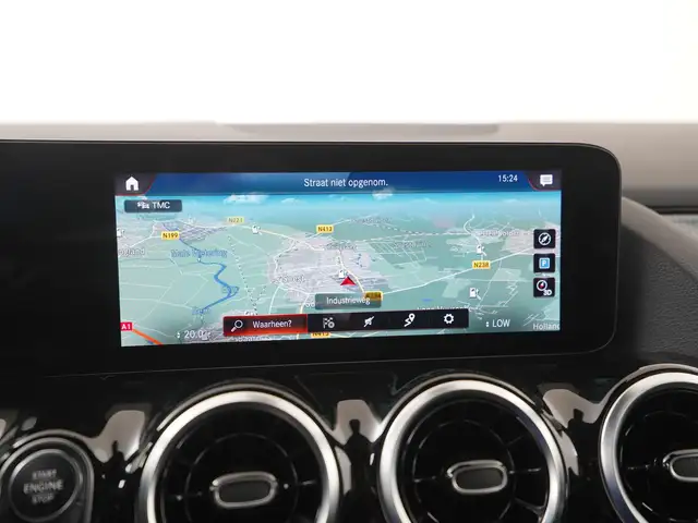 Mercedes-Benz Gla view 12