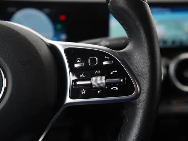 Mercedes-Benz Gla view 9