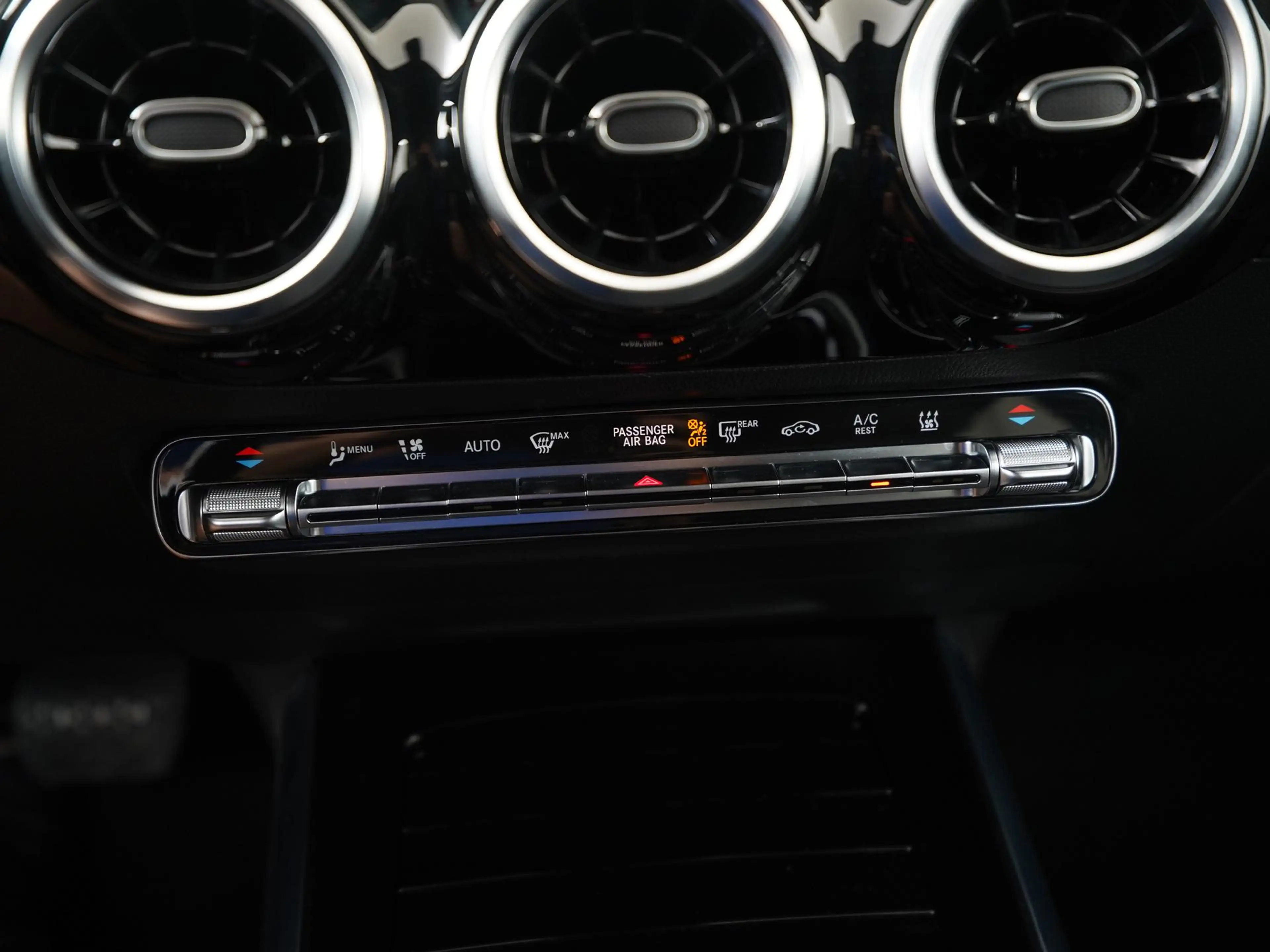Mercedes-Benz GLA 250 250e Business Line | Camera | Elektr achterklep | — photo 11