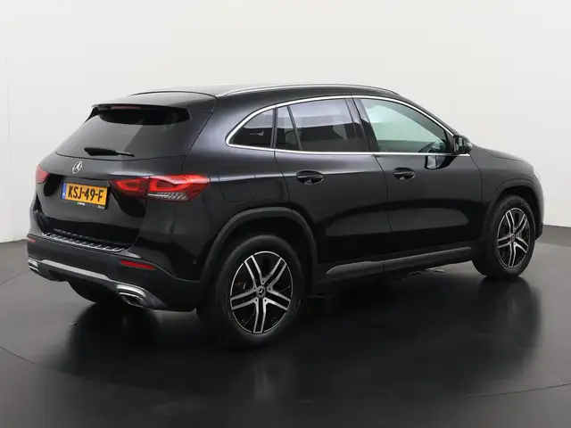 Mercedes-Benz Gla view 4