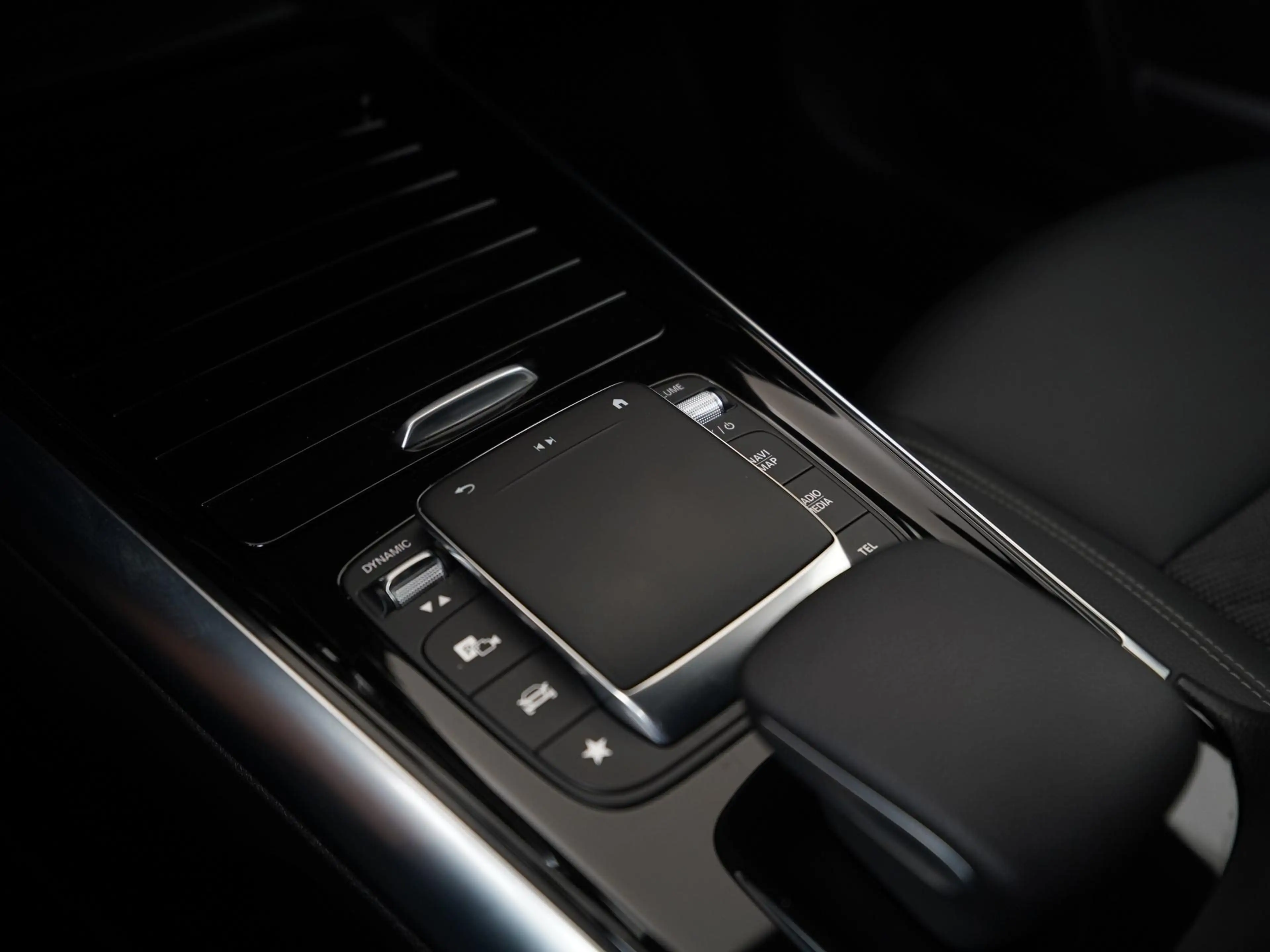 Mercedes-Benz GLA 250 250e Business Line | Camera | Elektr achterklep | — photo 10