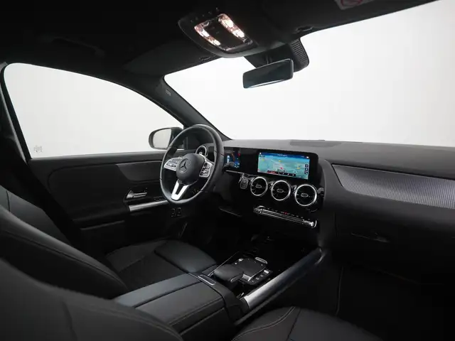 Mercedes-Benz Gla view 2