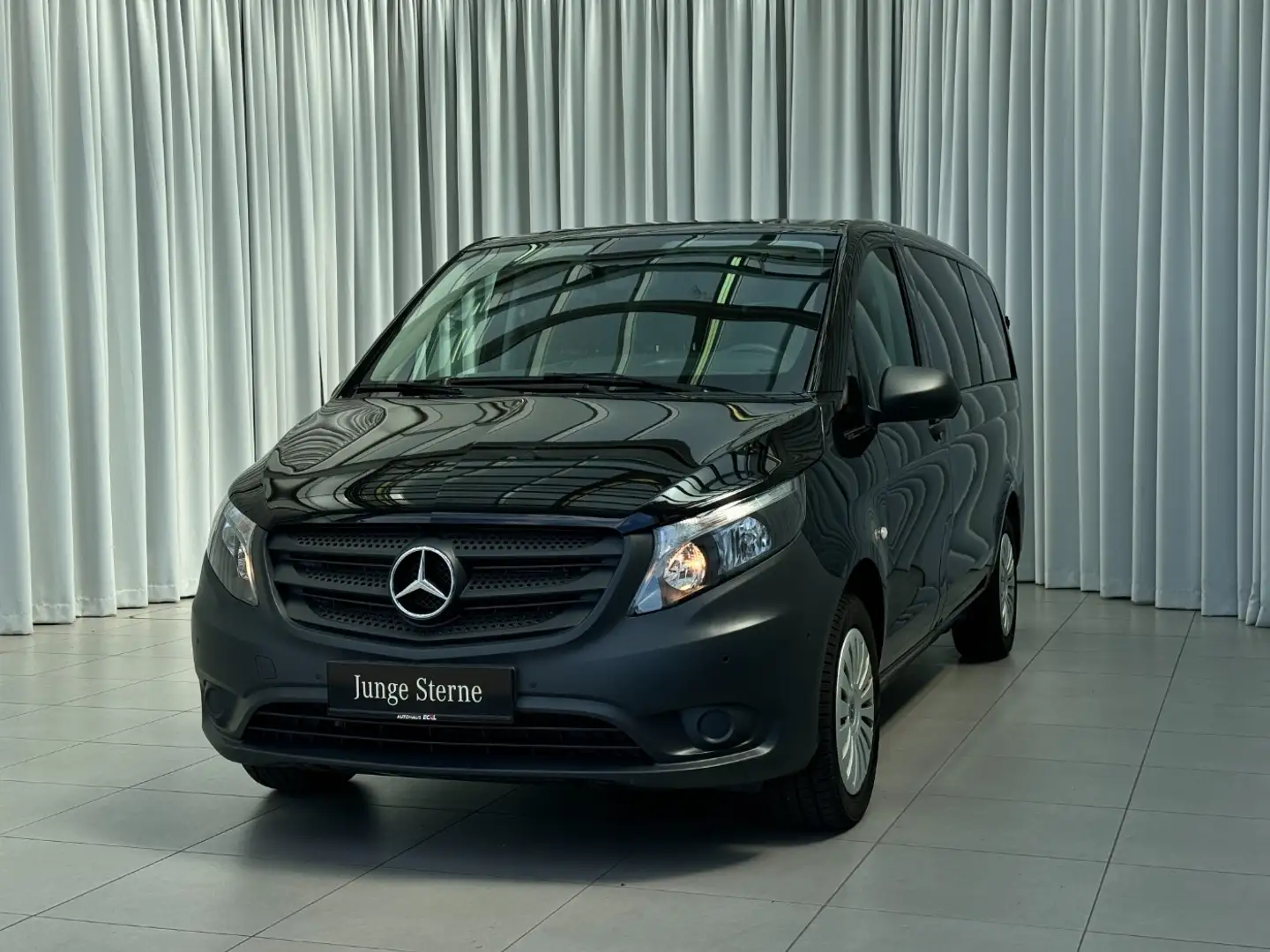 Mercedes-Benz Vito 116 CDI Tourer PRO Lang PDC KAM Schwarz - 2