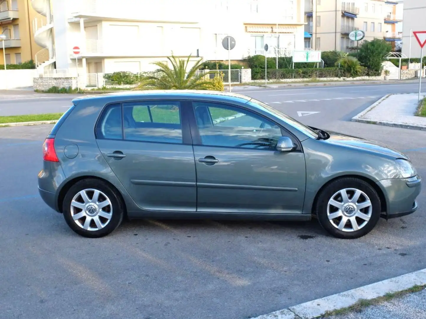 Volkswagen Golf Golf V 1.6 FSI Sportline Verde - 2