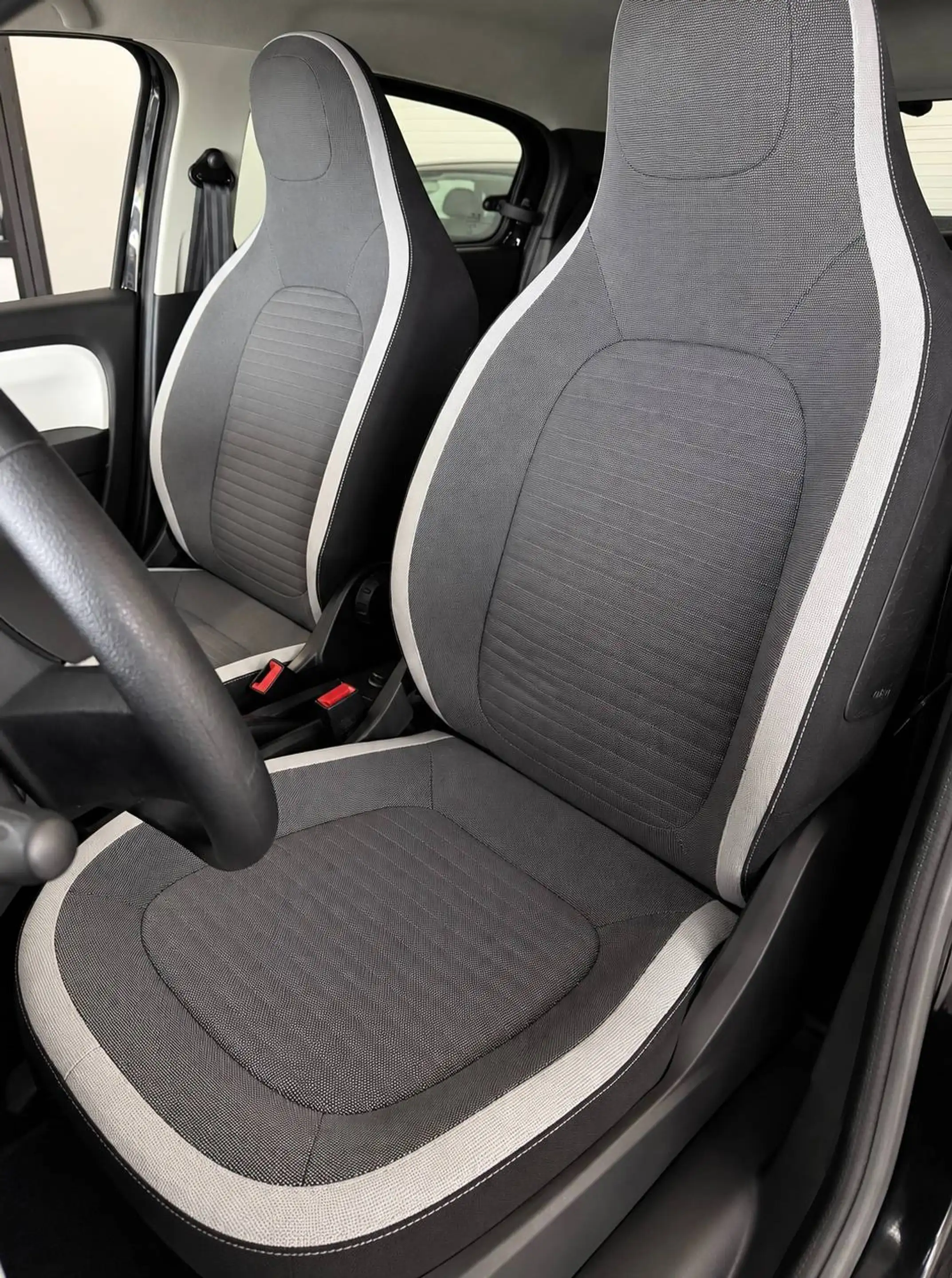 Renault Twingo 1.0i SCe *GARANTIE 2 ANS* — photo 9