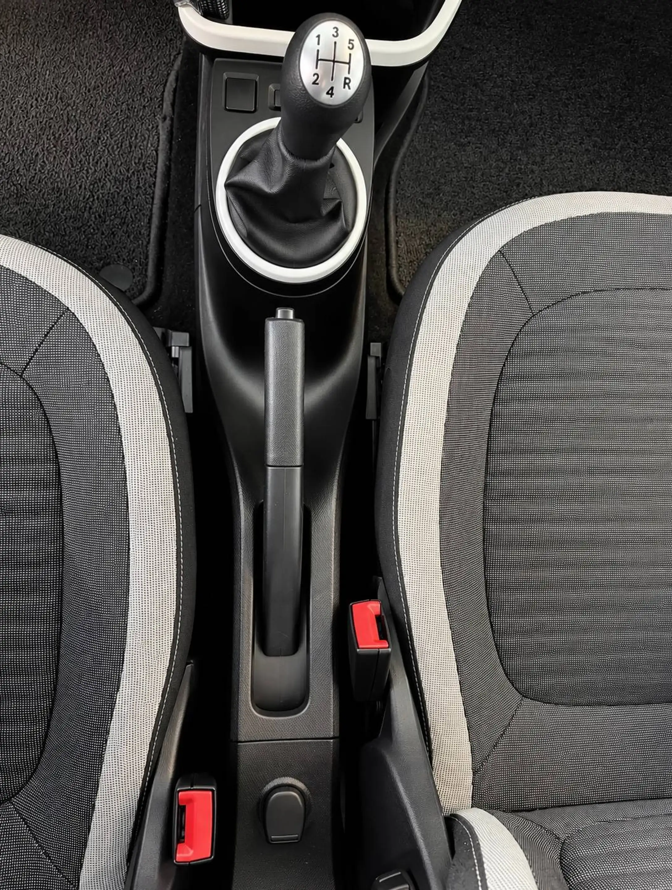 Renault Twingo 1.0i SCe *GARANTIE 2 ANS* — photo 17