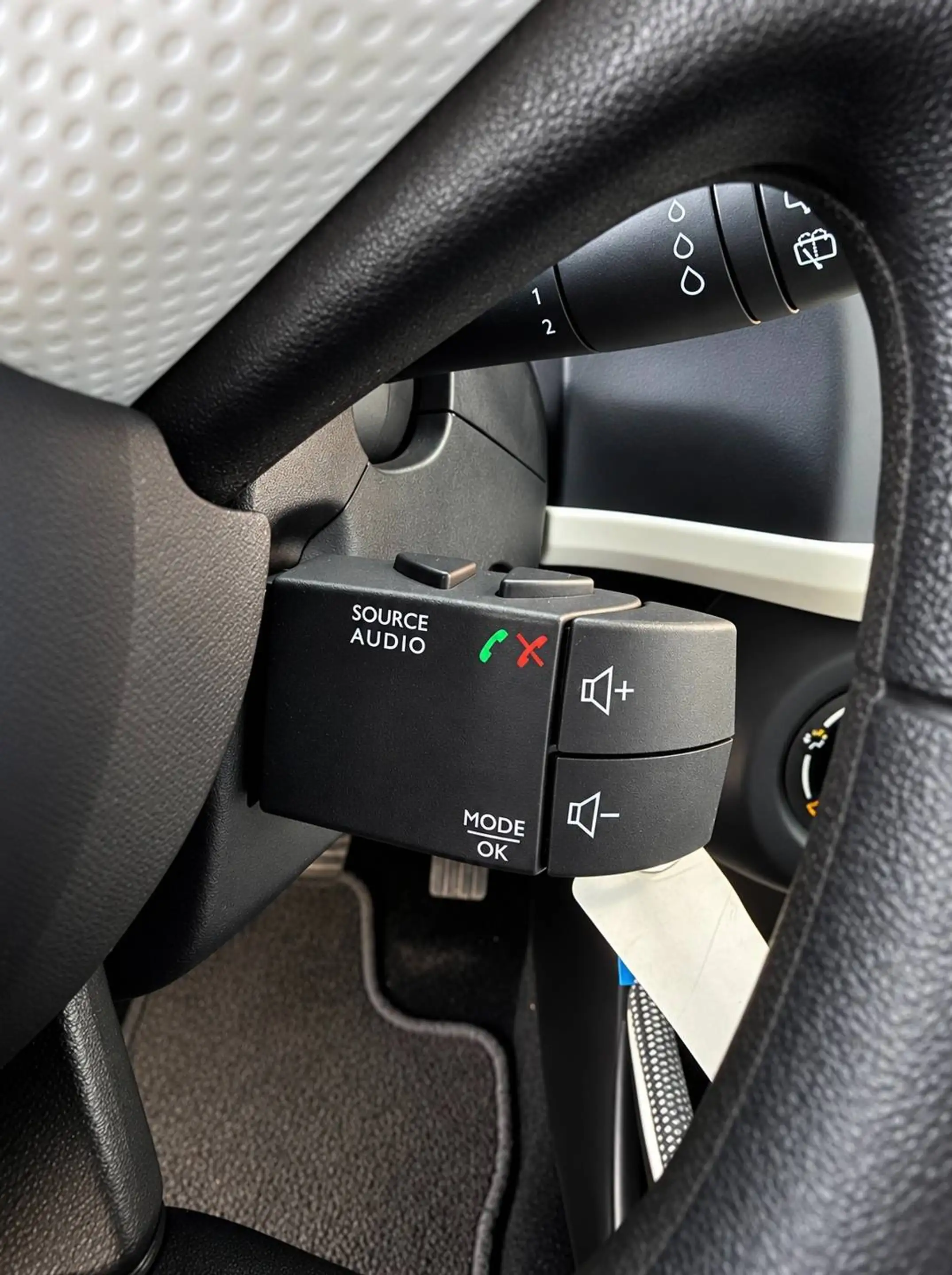 Renault Twingo 1.0i SCe *GARANTIE 2 ANS* — photo 14