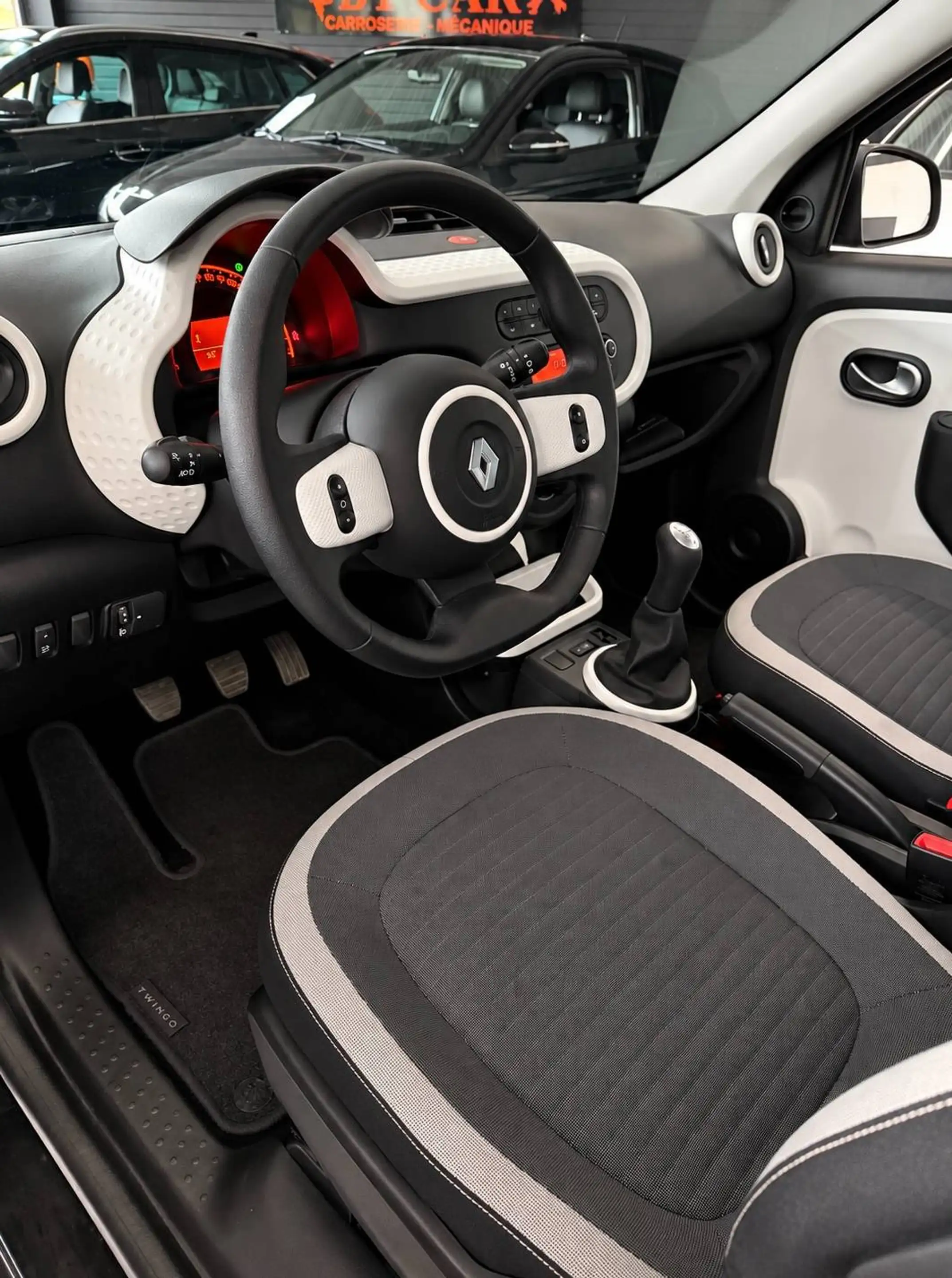Renault Twingo 1.0i SCe *GARANTIE 2 ANS* — photo 8