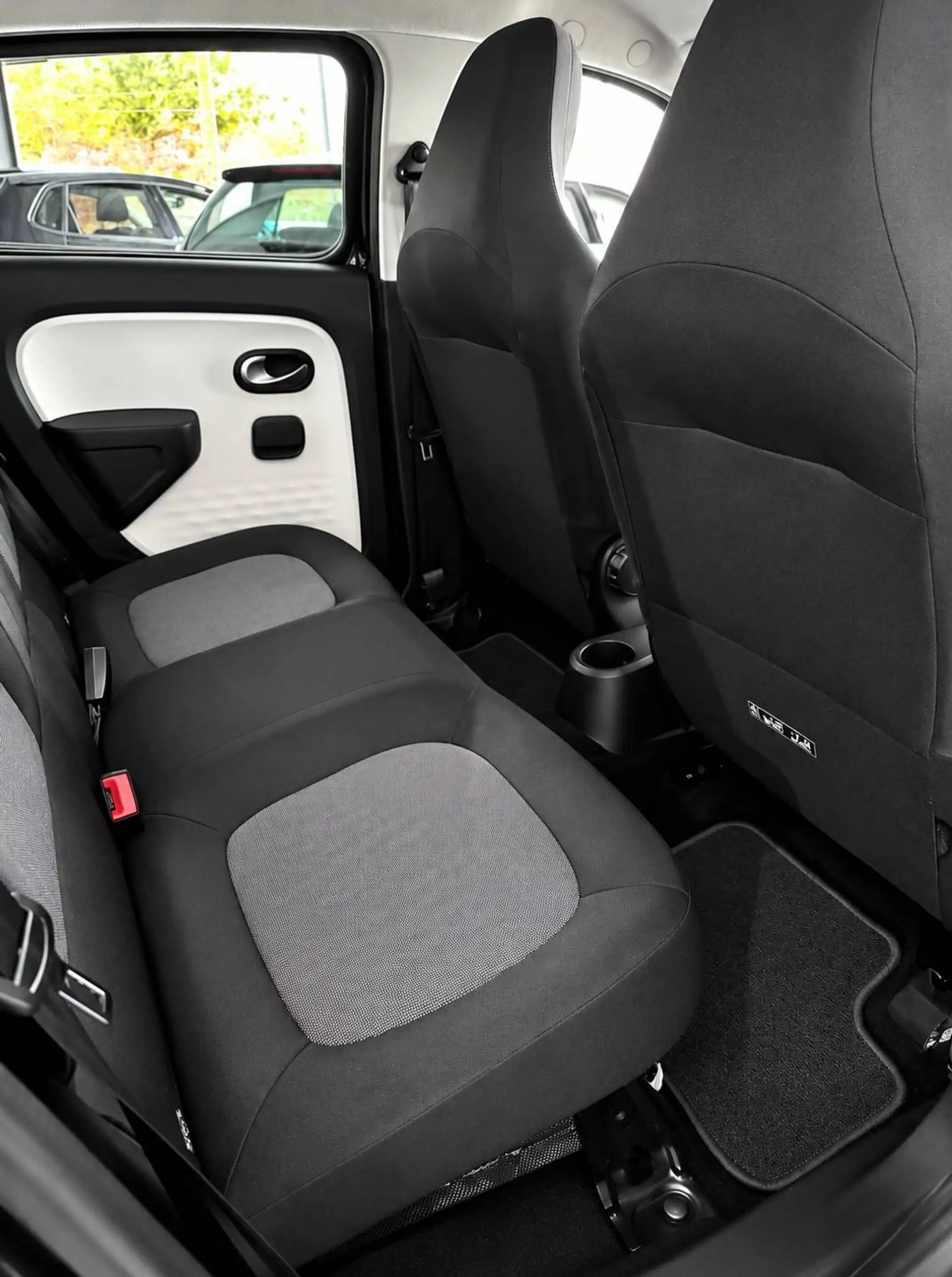 Renault Twingo 1.0i SCe *GARANTIE 2 ANS* — photo 12