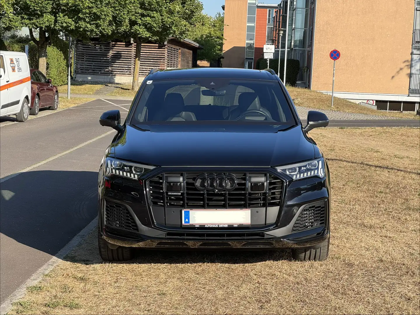 Audi Q7 e-tron 60 TFSI e PHEV quattro S-line - 2