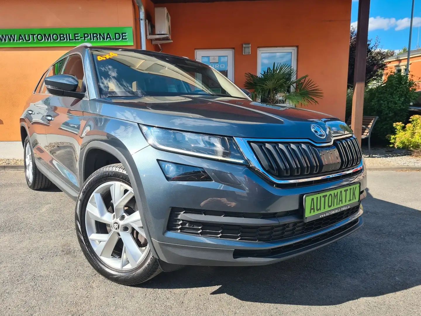 Skoda Kodiaq 2.0TSI Style 4x4 DSG 7-SITZE/1.HD/LED+AHK Gris - 1