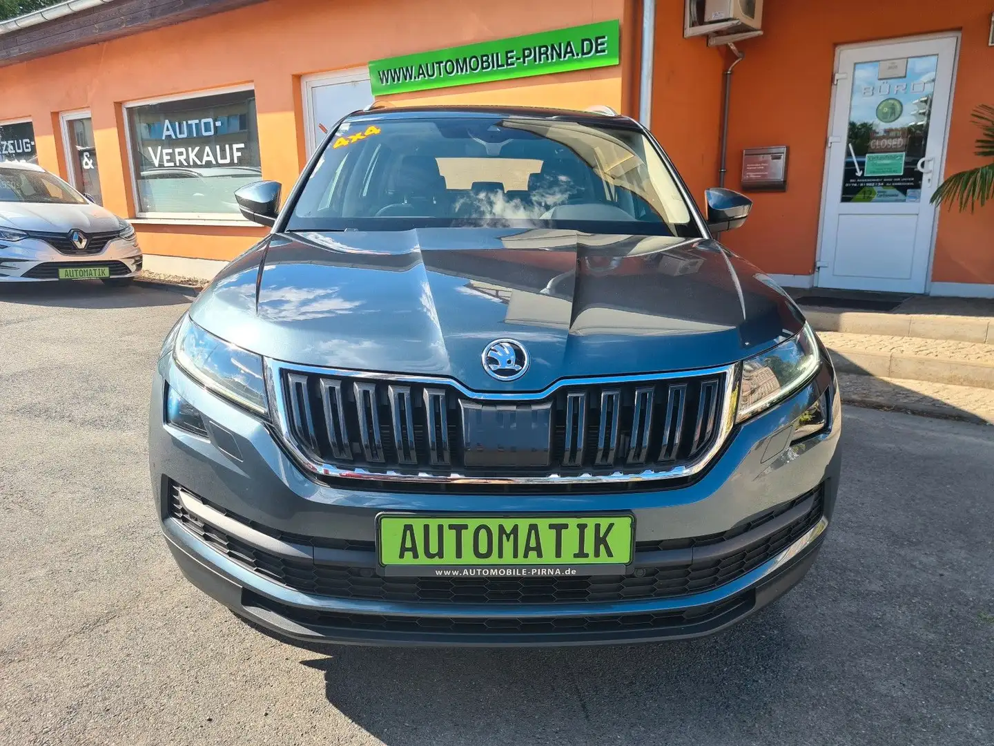 Skoda Kodiaq 2.0TSI Style 4x4 DSG 7-SITZE/1.HD/LED+AHK Gris - 2