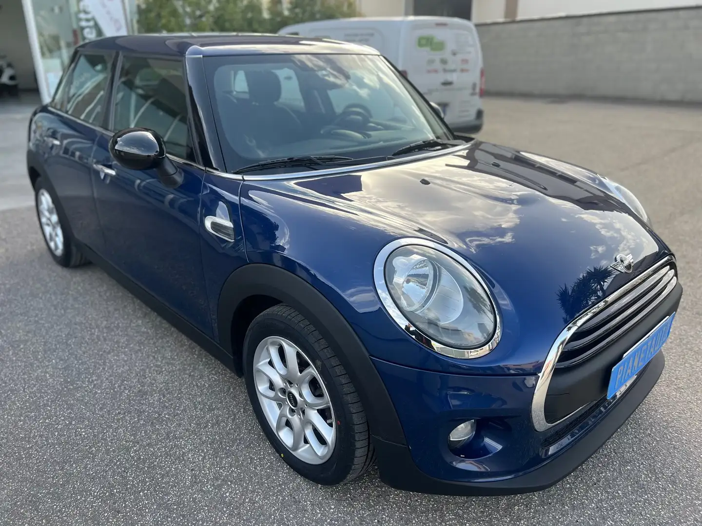 MINI One D 1.5 One D Business 5pt NAVI/PDC/TEL. OK NEOPATENT. Bleu - 1