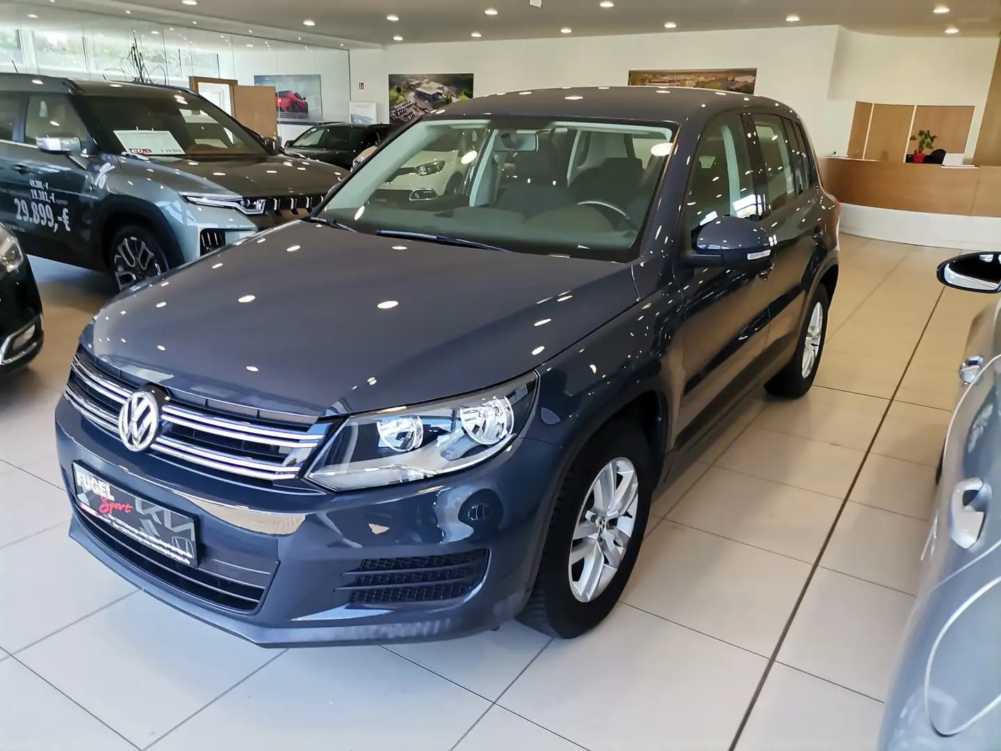 Volkswagen Tiguan 1.4 16V TSI Trend & Fun AHK|Klima Gris - 2