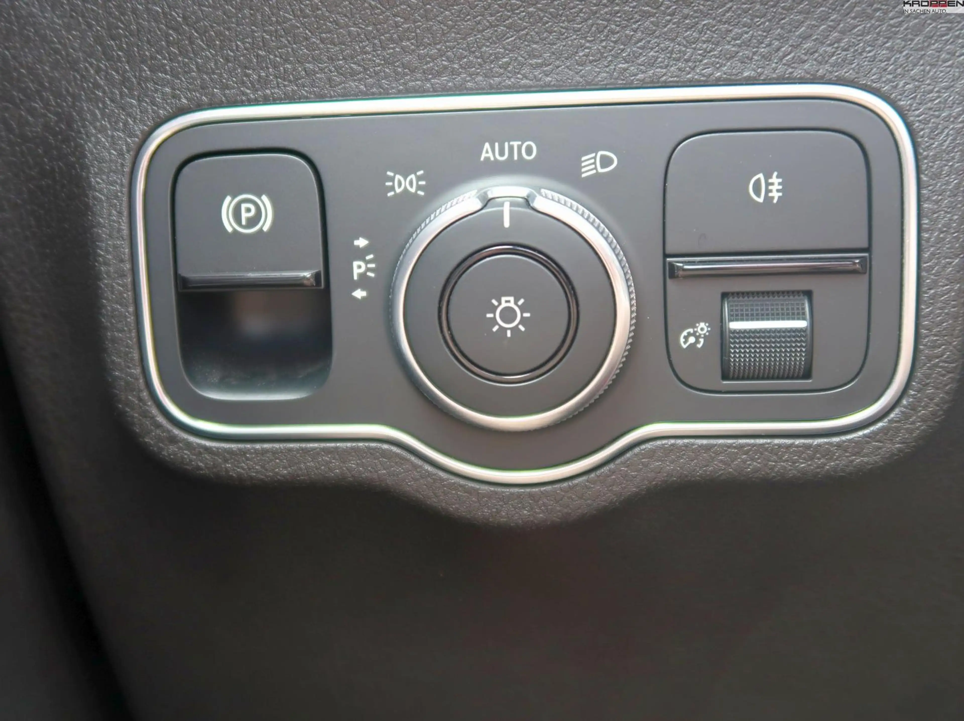 Mercedes-Benz GLB 200 Autom. Navi Cam el.Sitz+Memory Pan.-GD AHK — photo 11