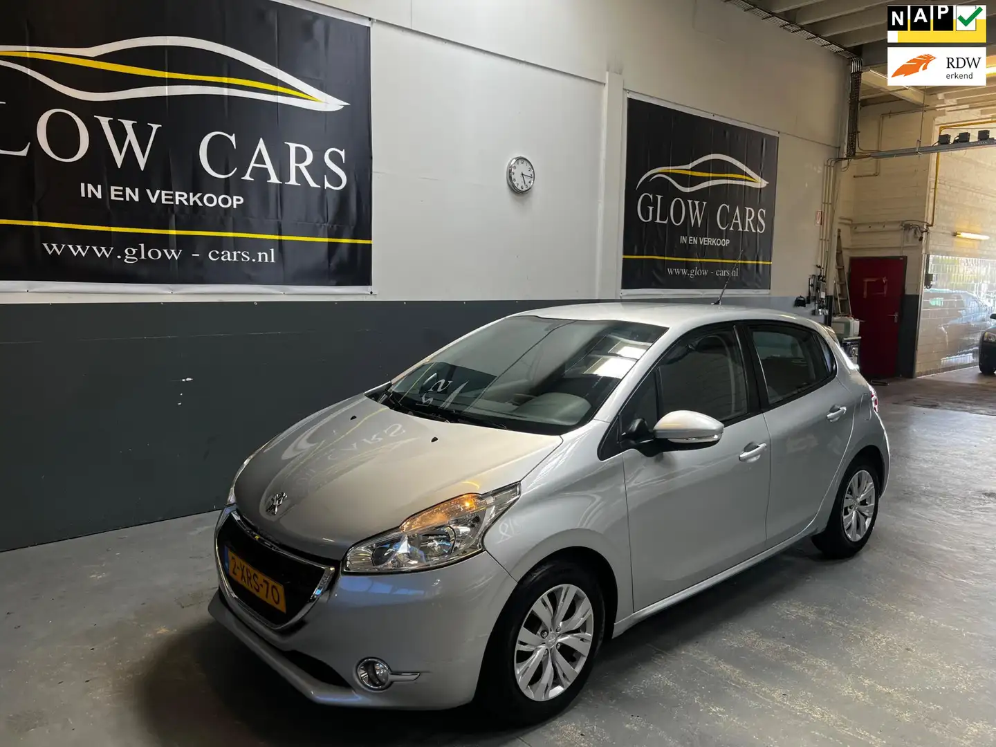 Peugeot 208 1.2 e-VTi Blue Lease Executive AUTOMAAT|BLUETOOTH| Grijs - 1