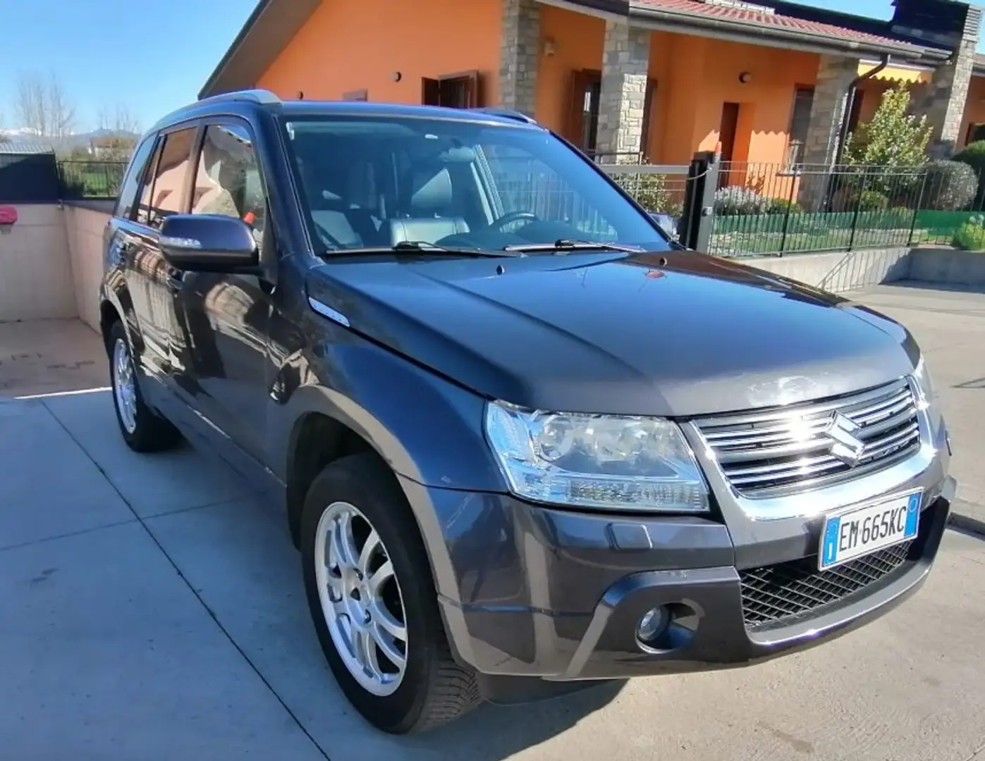 Suzuki Grand Vitara Grand Vitara 5p 2.4 GPL Executive+ E5 CAMBIO AUTO Grigio - 1