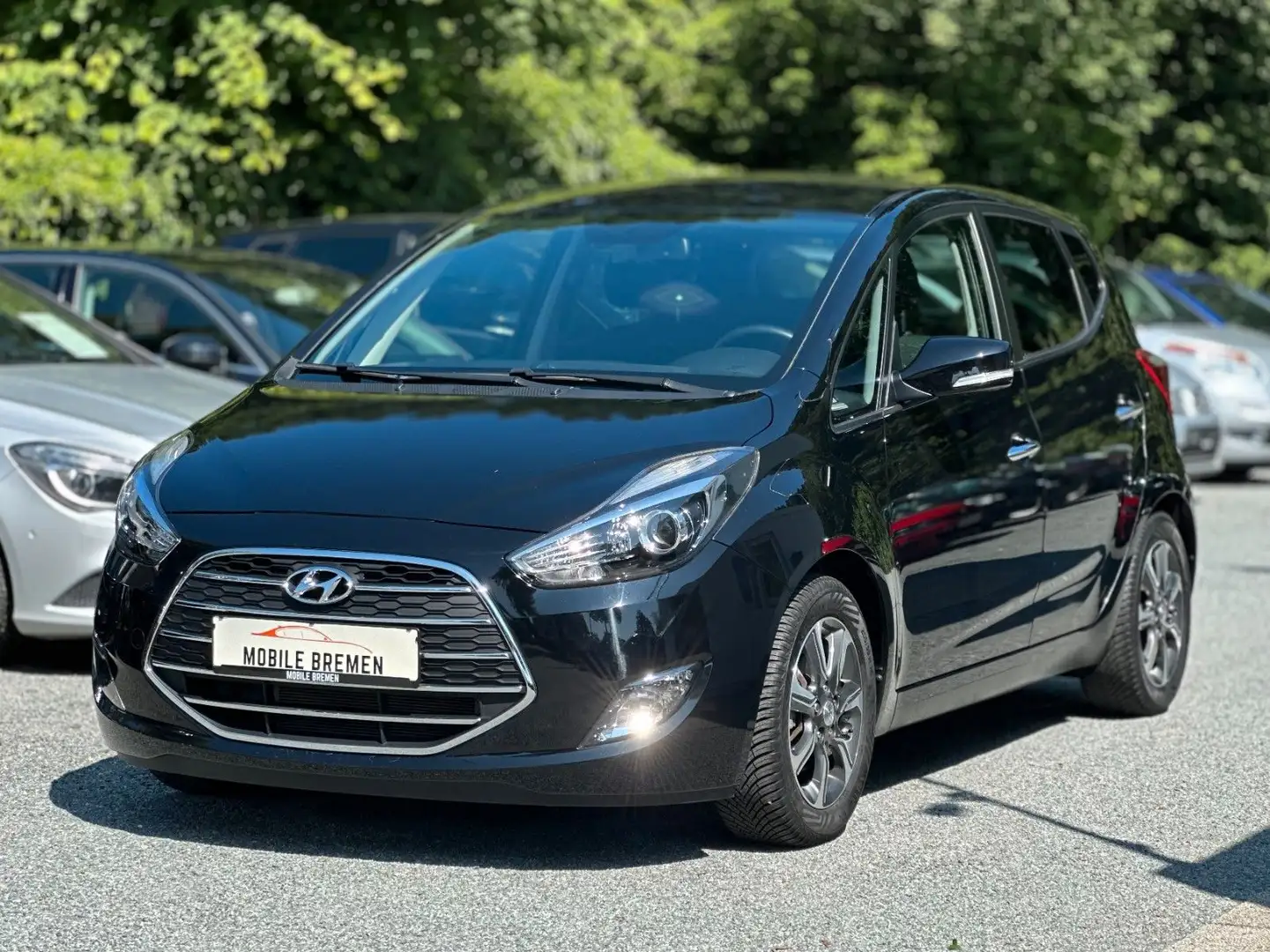 Hyundai iX20 1.6 Automatik YES! Plus 15TKM*NAVI*CAM Schwarz - 1