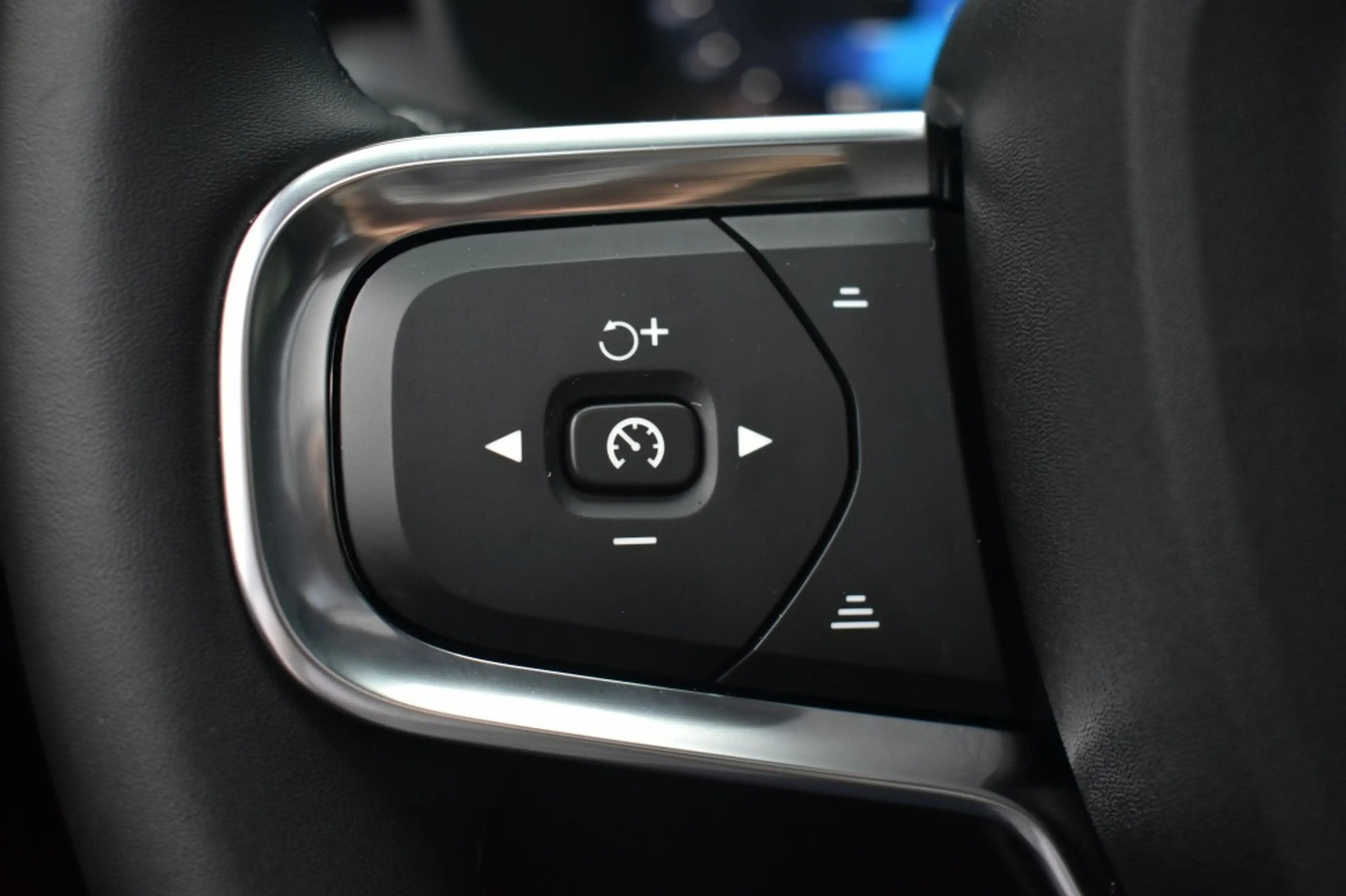 Volvo XC40 B4 197pk Plus Dark | Lounge | Lighting | Trekhaak — photo 20