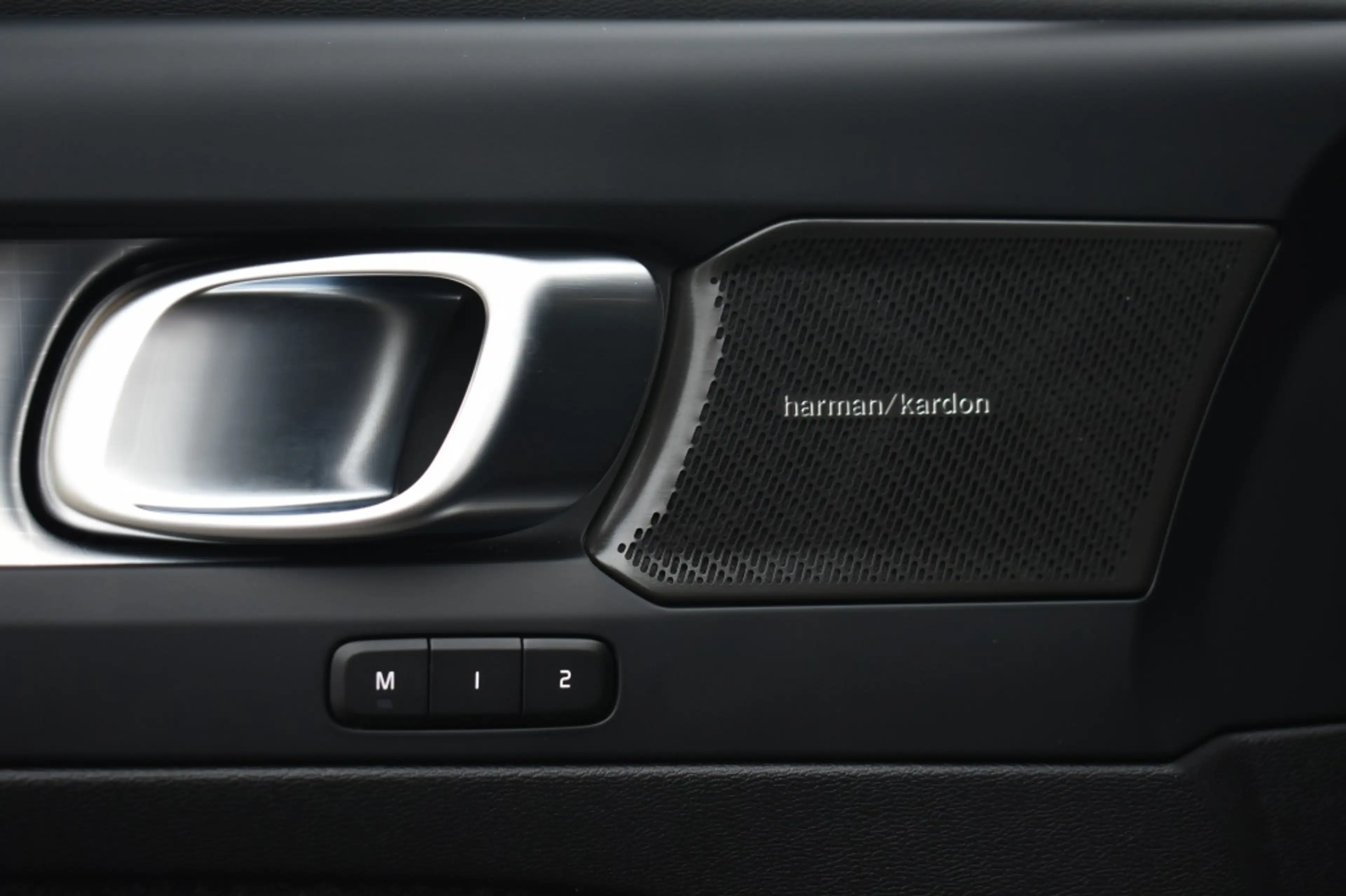 Volvo XC40 B4 197pk Plus Dark | Lounge | Lighting | Trekhaak — photo 16
