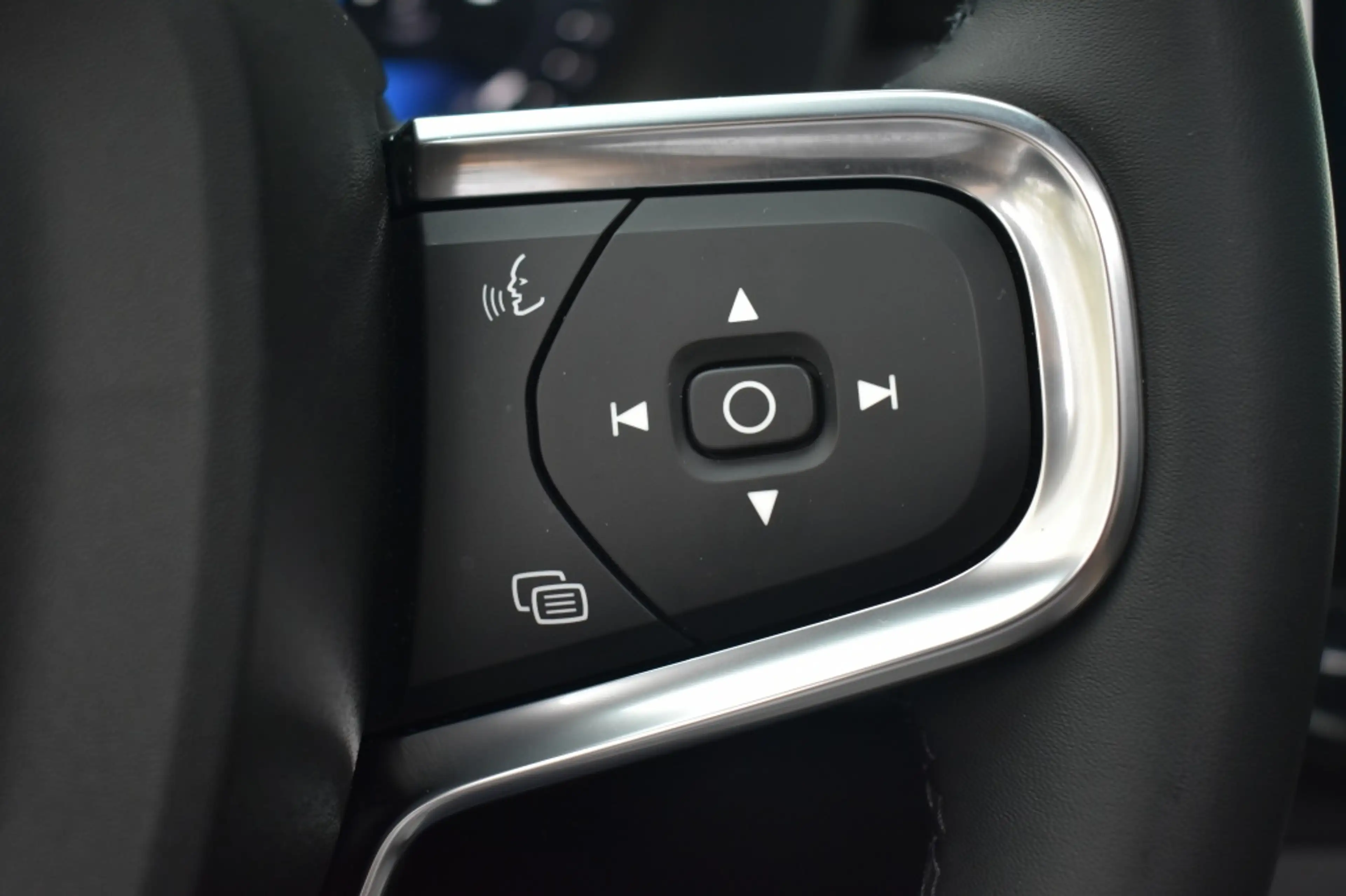 Volvo XC40 B4 197pk Plus Dark | Lounge | Lighting | Trekhaak — photo 19
