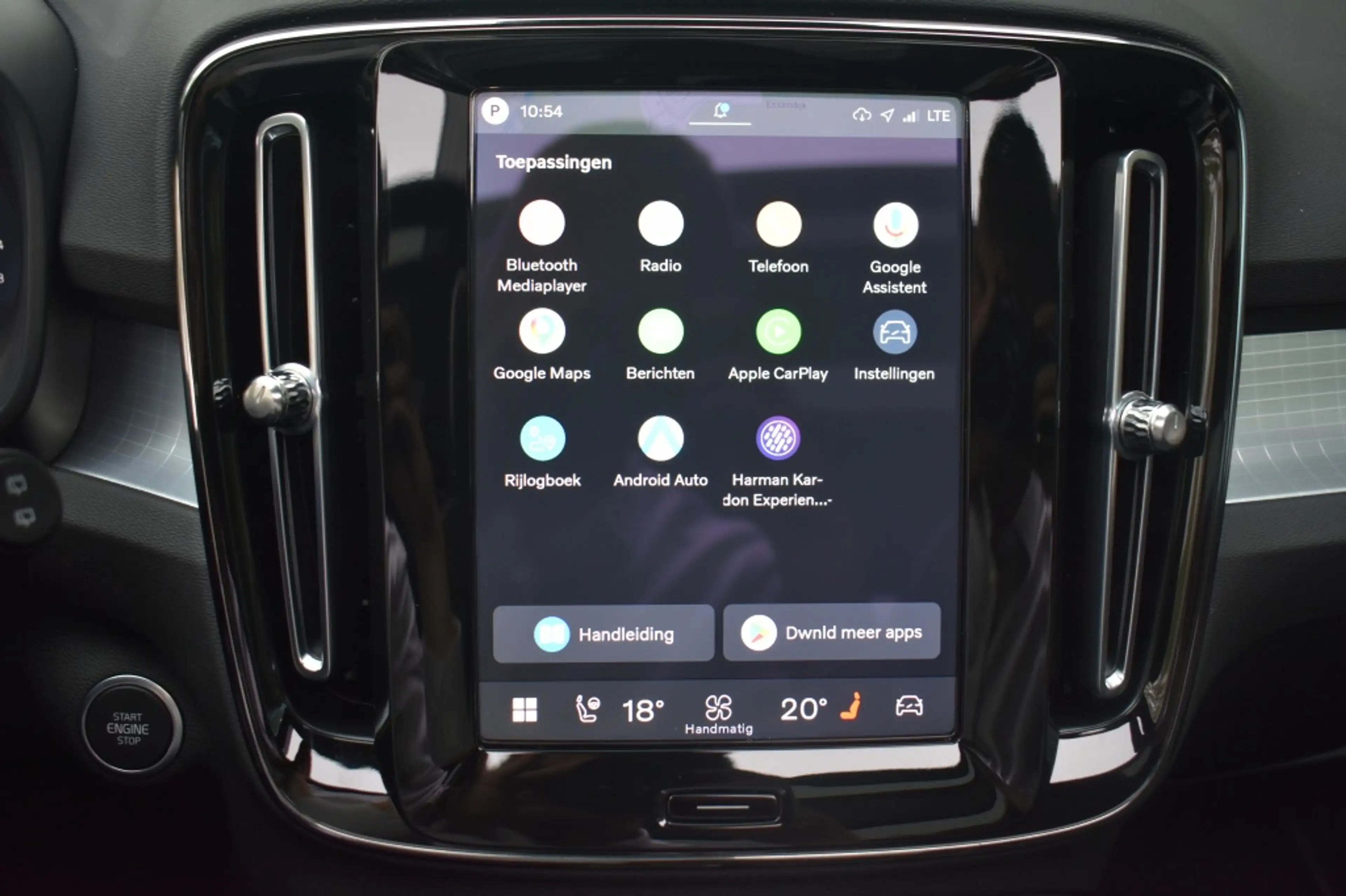 Volvo XC40 B4 197pk Plus Dark | Lounge | Lighting | Trekhaak — photo 24