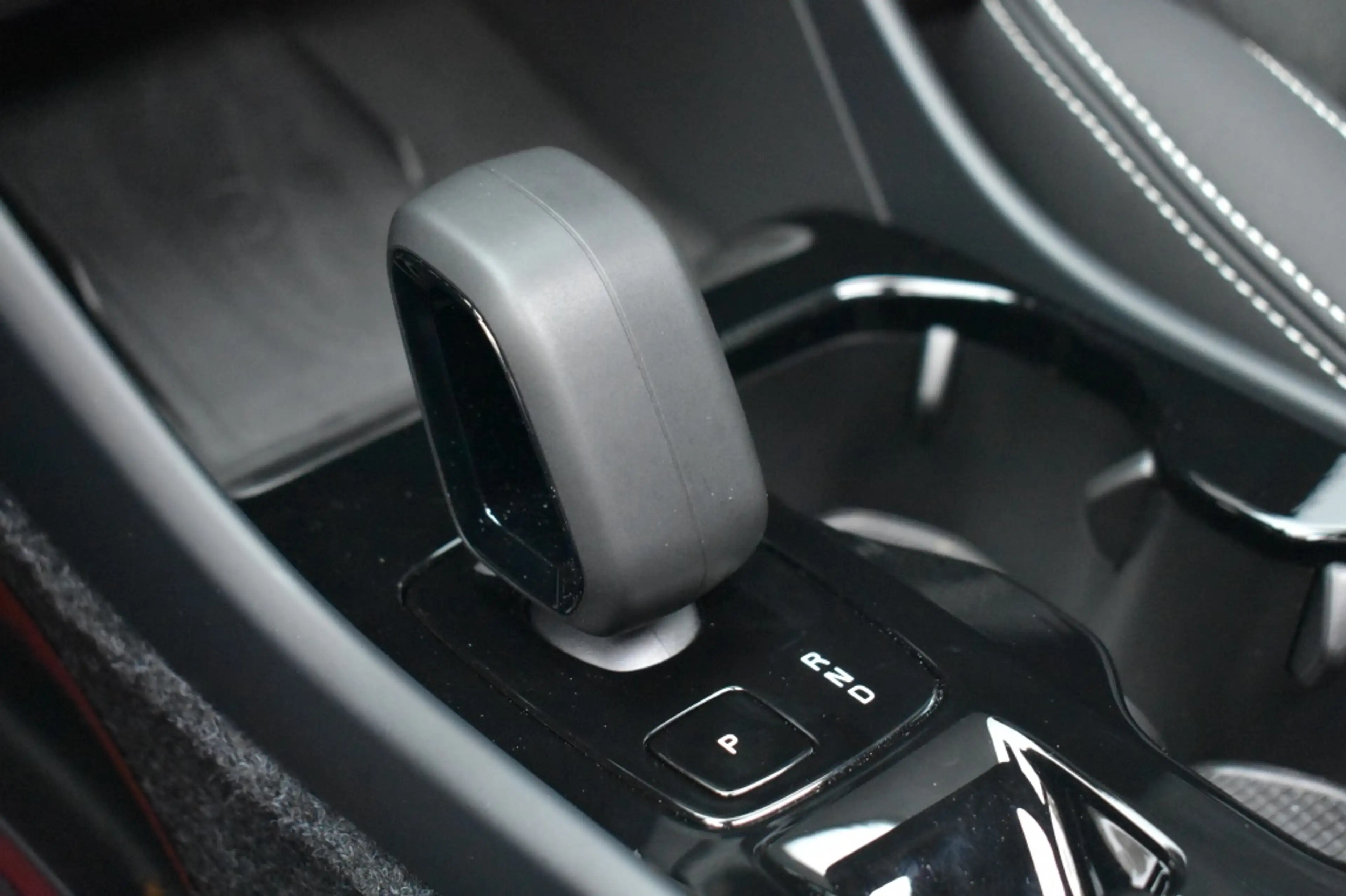 Volvo XC40 B4 197pk Plus Dark | Lounge | Lighting | Trekhaak — photo 21