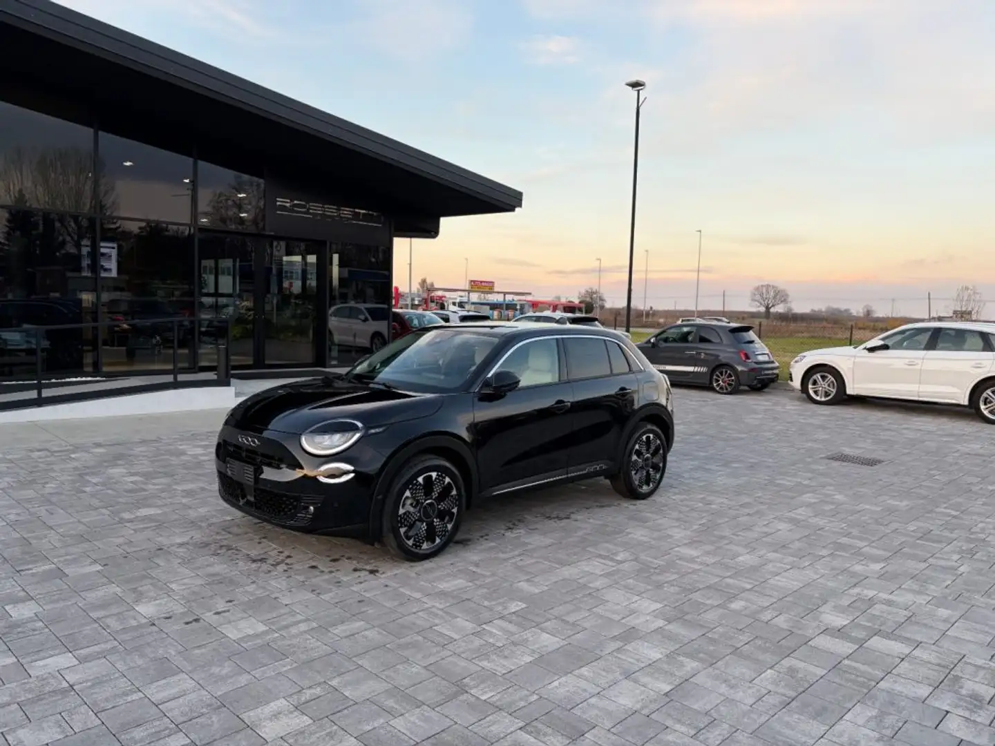 Fiat 600 Hybrid DCT MHEV La Prima ANCHE NEOPATENTATI Nero - 2