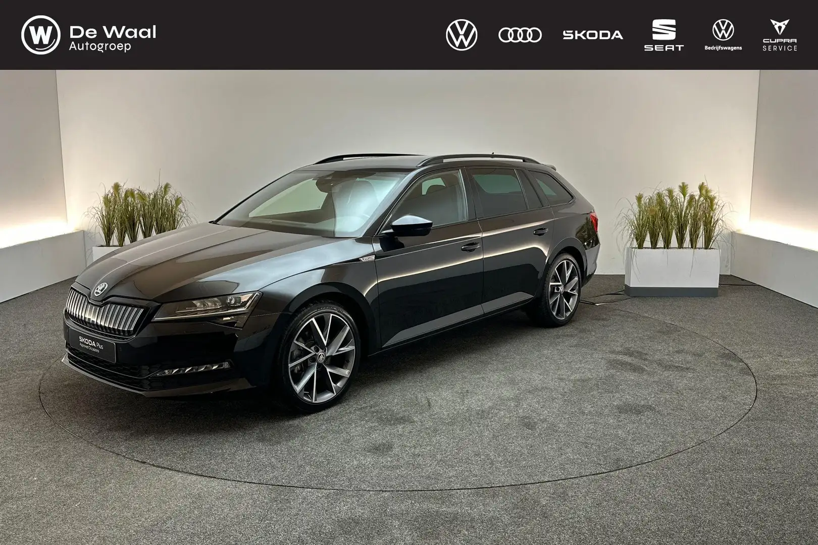 Skoda Superb Combi 1.4 TSI iV 218pk DSG Sportline Business Edit Zwart - 1