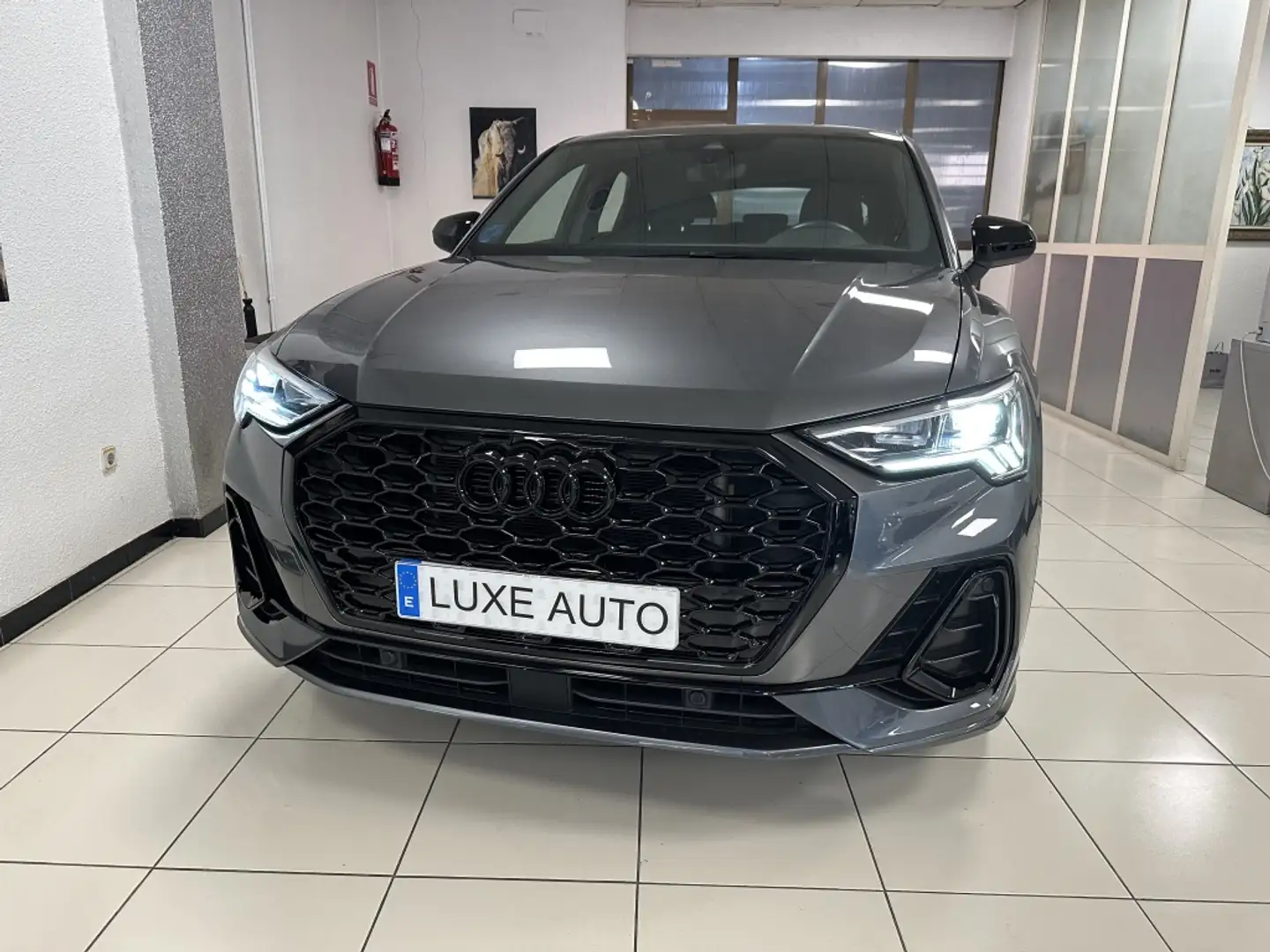 Audi Q3 Sportback 45 TFSIe S line S-tronic Gris - 2