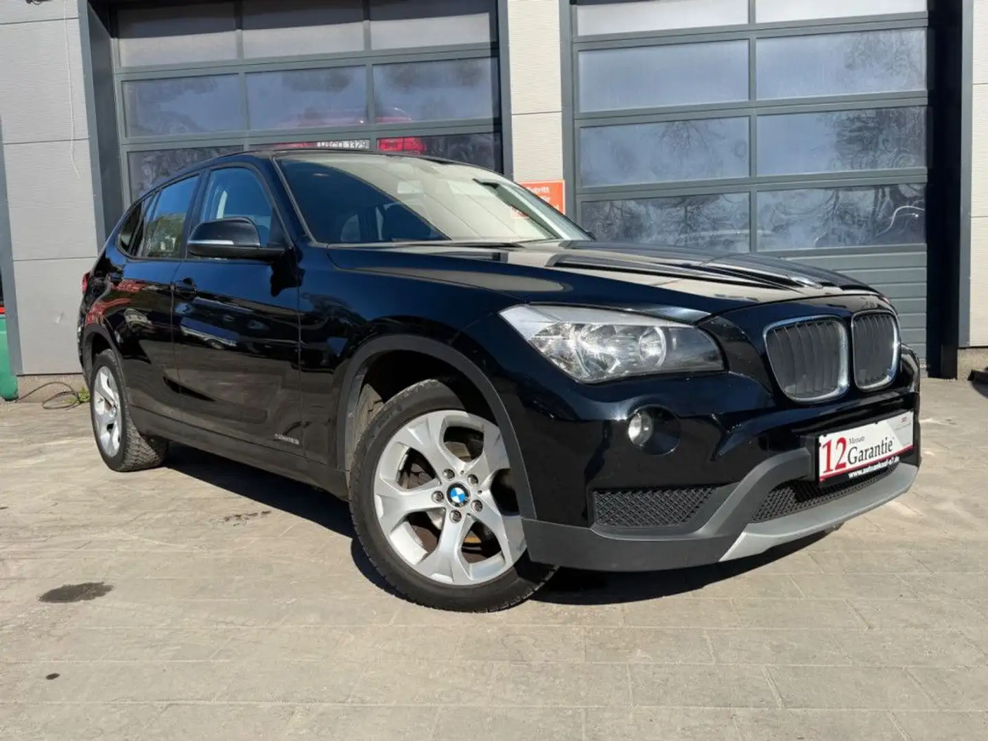 BMW X1 Baureihe X1 18 i sDrive Schwarz - 1