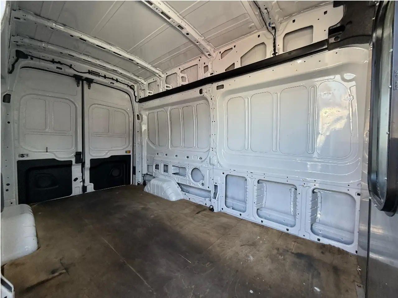 Ford Transit Cargo Van снимка Ford Transit Cargo Van
