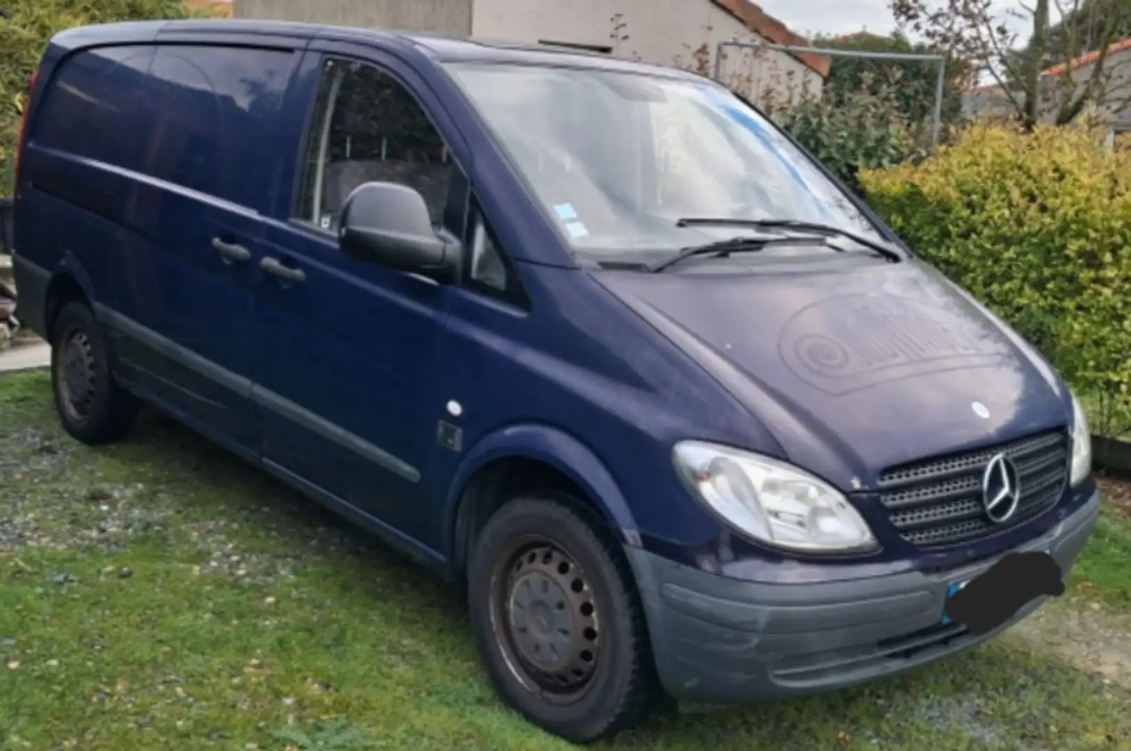 Mercedes-Benz Vito VITO 108 D 4,8m3 Bleu - 2