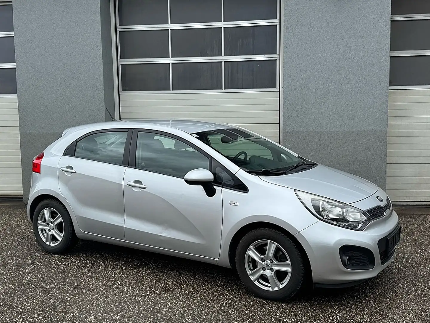Kia Rio 1,1 CRDi Silber - 2