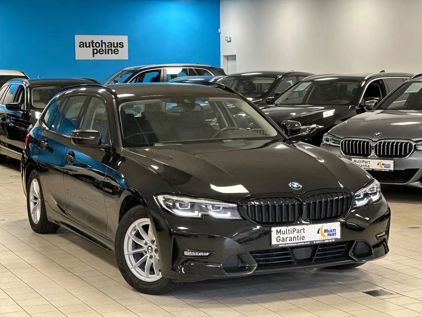 BMW 320 i Sport Line SAG/Stop&Go/Park&Driv&BremsAssis Schwarz - 1