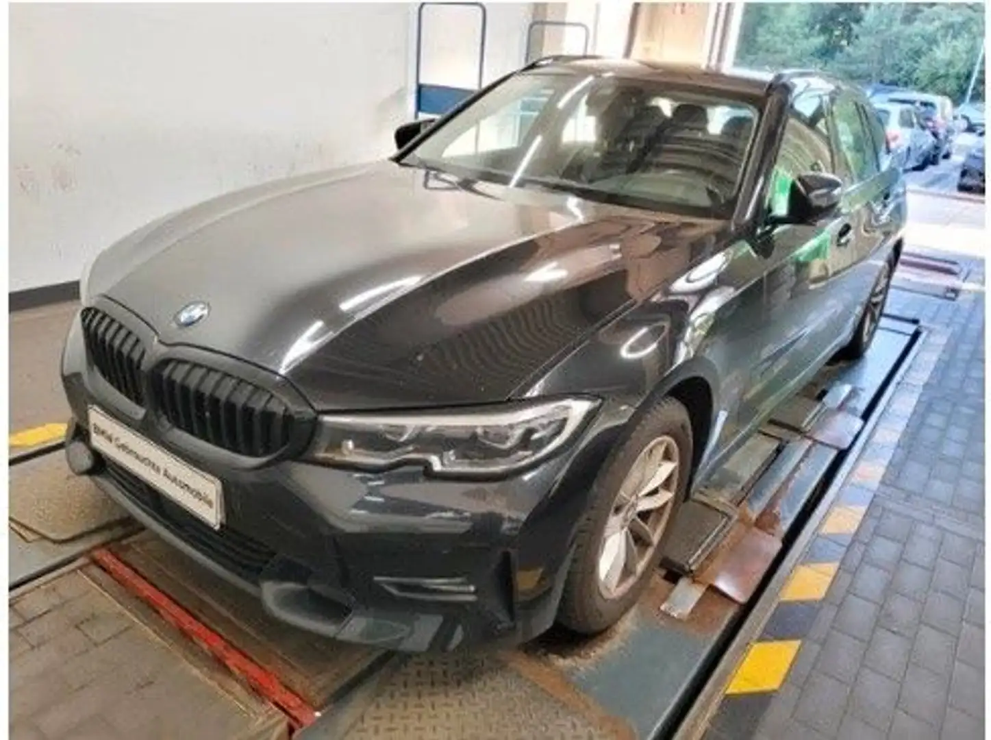 BMW 320 i Sport Line SAG/Stop&Go/Park&Driv&BremsAssis Noir - 1
