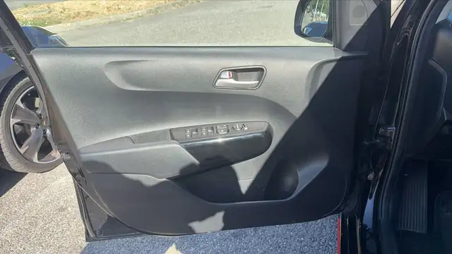 Kia Picanto view 7