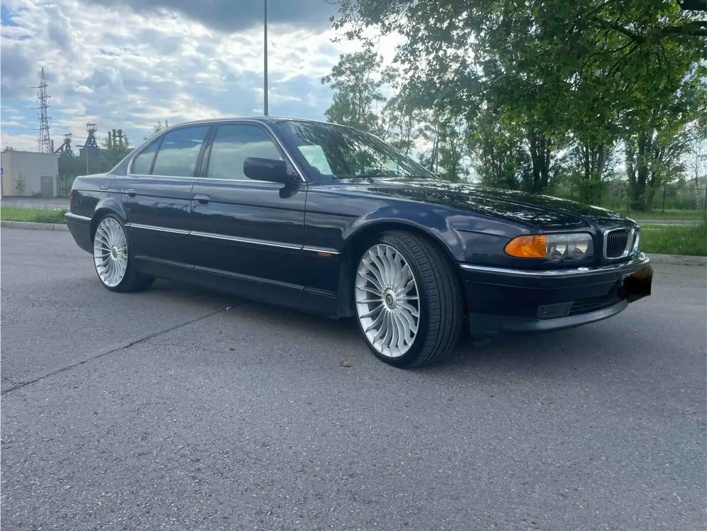BMW 750 750i Modrá - 1