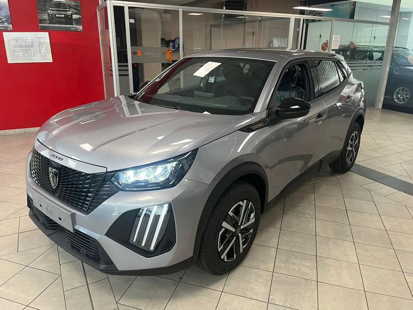 Peugeot 2008 1.2T 100CV STYLE 2025 SCONTO 7000€ Grau - 1