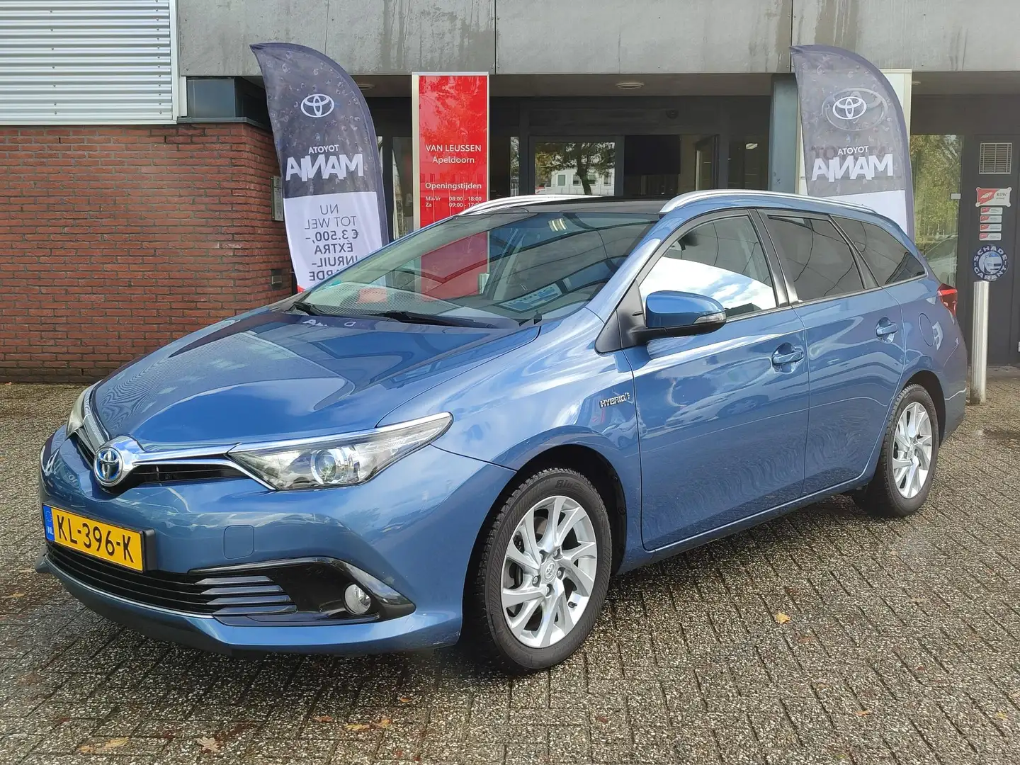 Toyota Auris Touring Sports 1.8 HYBRID TREND 4S-BANDEN PANODAK Blauw - 1