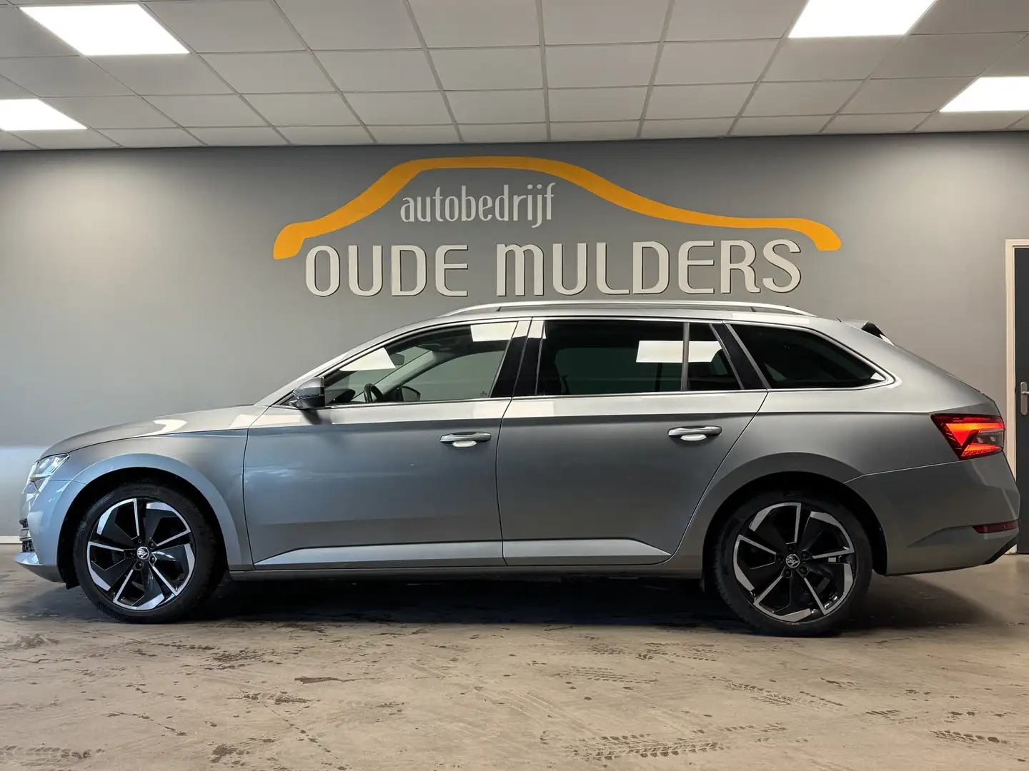 Skoda Superb Combi 1.4 TSI iV Style Panoramadak/Camera/Leder Grijs - 2