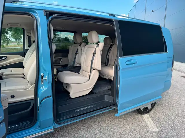 Mercedes-Benz V 300 view 9