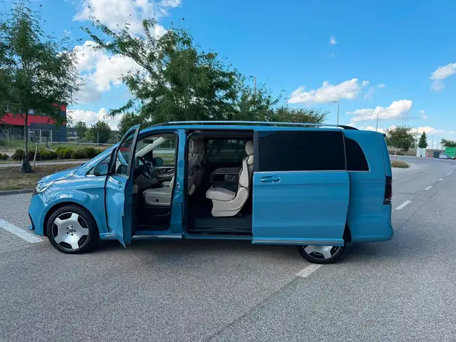 Mercedes-Benz V 300 view 8
