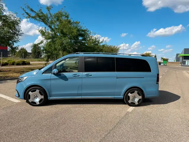 Mercedes-Benz V 300 view 10