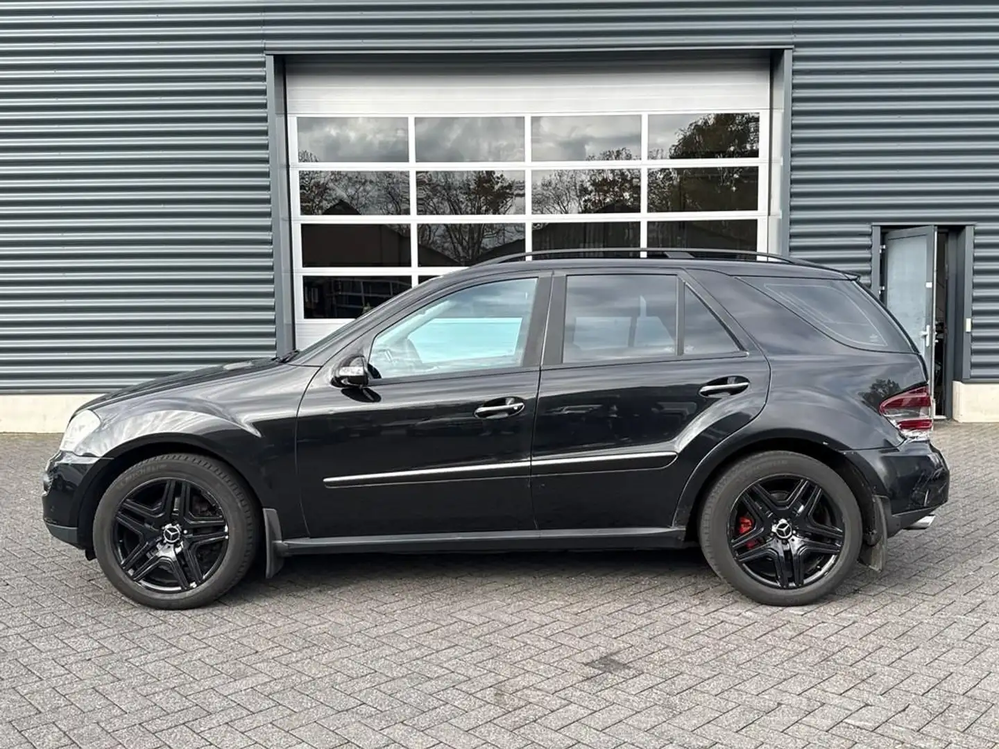 Mercedes-Benz ML 280 M-klasse CDI, AMG , camera, cruise control, clima Zwart - 2