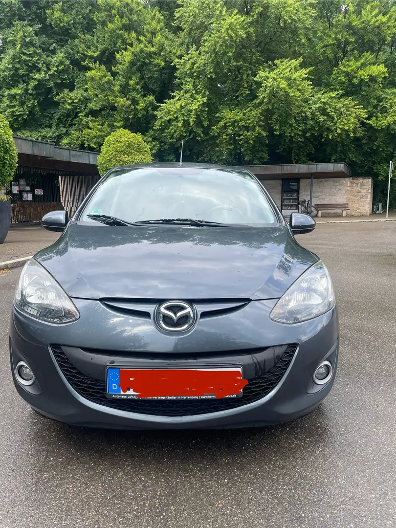 Mazda 2 mit sommer-/ winterreifen und Alufelgen felgen - 2